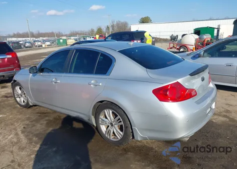 2013 Infiniti G37 Journey z USA, uszkodzony, nr VIN JN1CV6AP2DM723539